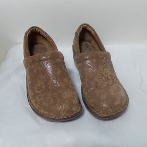 Born BOC Light Brown Tan Clogs/Mules~Size 7.5